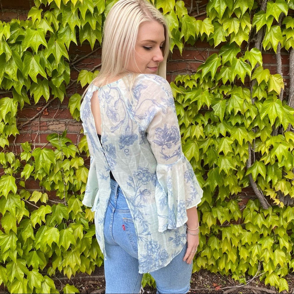 Lauren Conrad Bell Sleeve Floral Boho Top - Picture 5 of 7